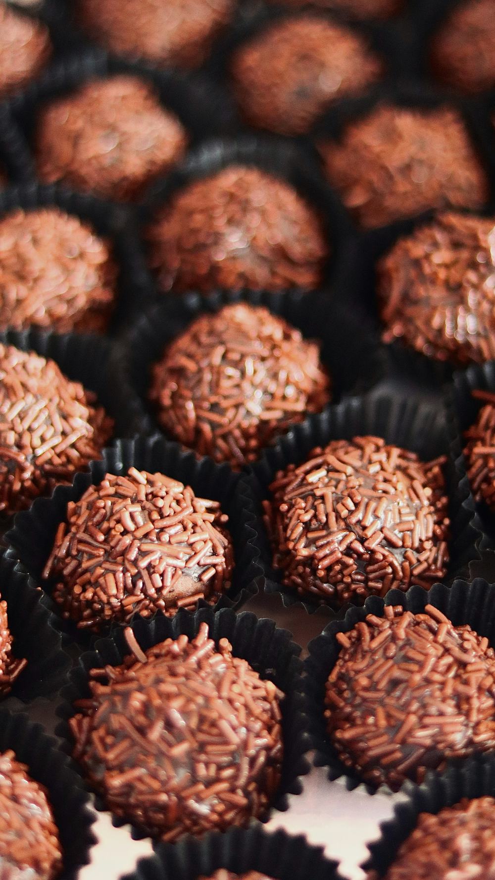 Doces de confeitaria prontos para servir